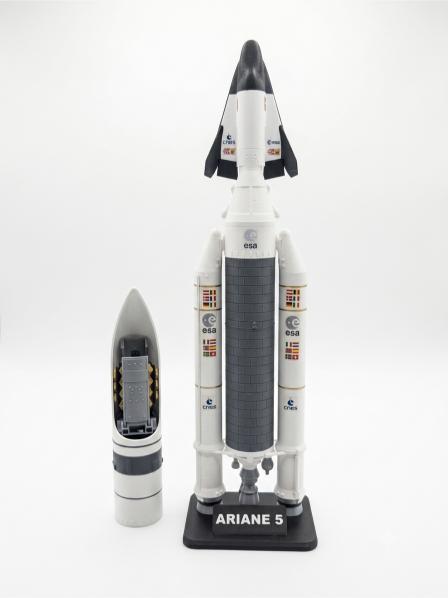 Ariane 5 avec navette Hermès & coiffe James Webb — vue 3