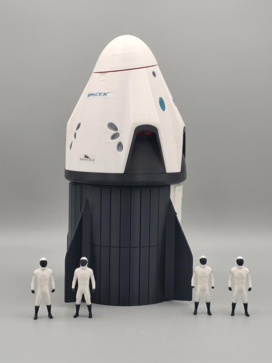 SpaceX Crew Dragon & astronautes — vue 2