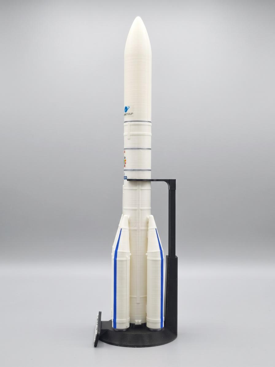 Fusée Ariane 64 — vue 2